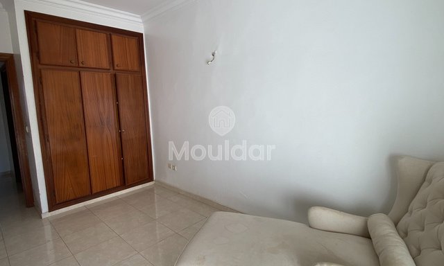 شقة جميلة 4 غرف للإيجار في الرباط ديور جامع - 2