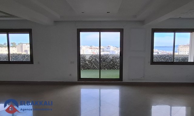 Apartamento en Alquiler en Tánger: 5 Habitaciones, Vista Impresionante — Tánger, Iberie - 8
