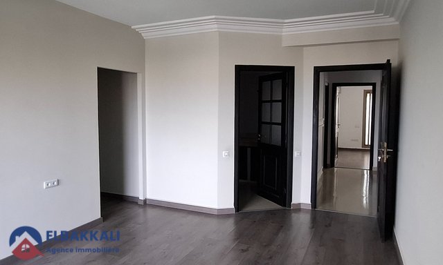 Apartamento en Alquiler en Tánger: 5 Habitaciones, Vista Impresionante — Tánger, Iberie - 13