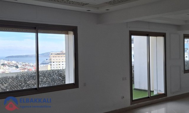 Apartamento en Alquiler en Tánger: 5 Habitaciones, Vista Impresionante — Tánger, Iberie - 10