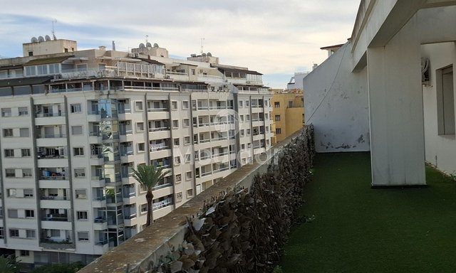 Appartement à Louer à Tanger : 5 Chambres, Vue Imprenable - 2