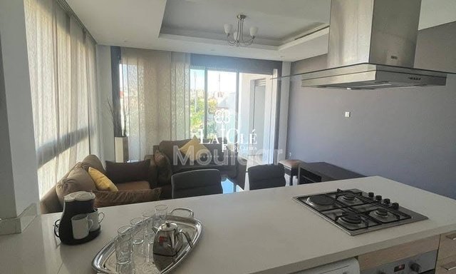 Studio mobilat cu terasă de închiriat în Ain Diab, Casablanca