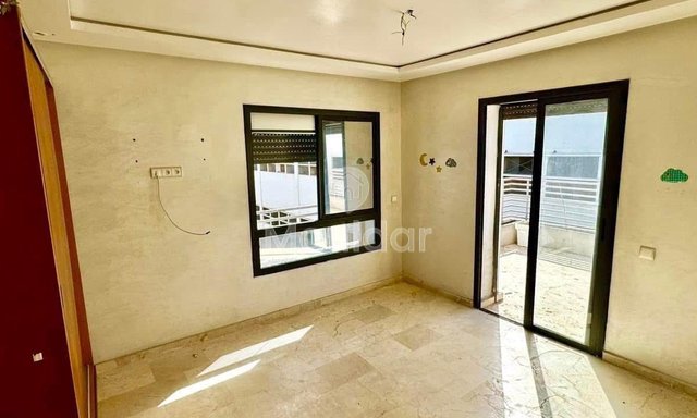 شقة جميلة 3 غرف للإيجار في الدار البيضاء - لا جيروند