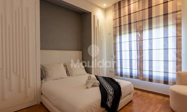 شقة للإيجار في عين دياب: رفاهية وراحة - 4