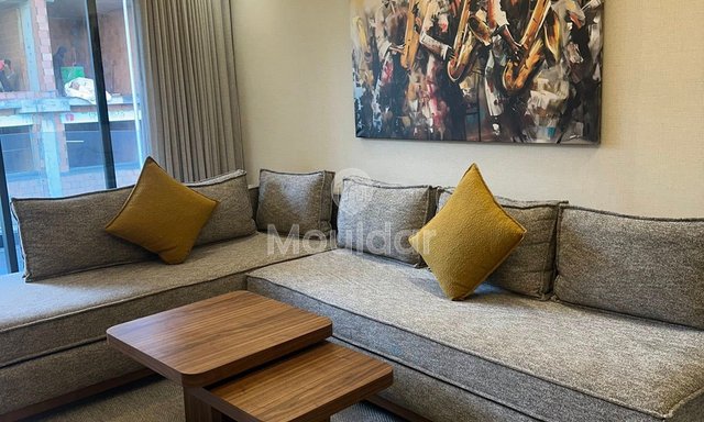 استوديو للإيجار في الدار البيضاء: راحة، شرفة وأمان