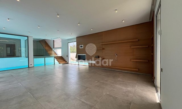 فيلا فاخرة في الدار البيضاء: مسبح، حديقة وراحة - 2