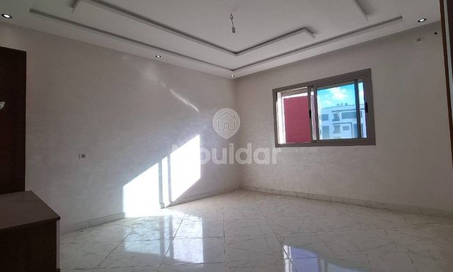 Apartment in Martil: 3 Bedrooms with Balcony and Equipped Kitchen