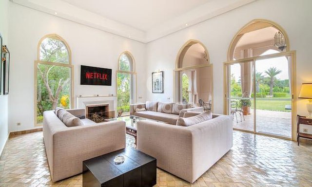 فيلا فاخرة في مراكش مع مسبح وحديقة خاصة