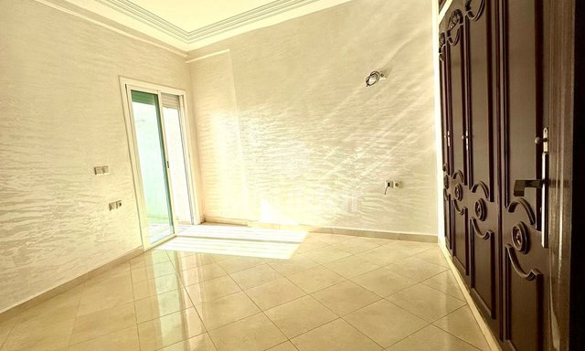 Modern Apartment for Sale in Fes: 3 Bedrooms, Balcony - 3
