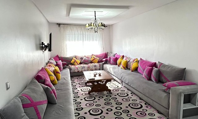 شقة للإيجار في طنجة: غرفتين مع تراس