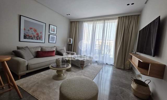 استوديو أنيق للإيجار: إطلالة على البحر وراحة في عين دياب