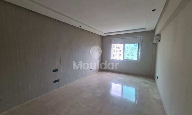 استأجر شقة مكونة من 4 غرف نوم مع شرفة في الدار البيضاء - 3