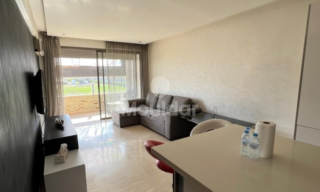 شقة للإيجار في دار بوعزة: الراحة والأمان