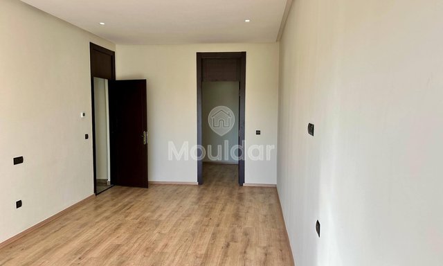 Villa de Charme à Marrakech avec Piscine et Jardin Éclatants - 3