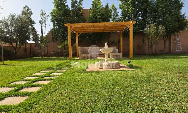 Villa de Luxe à Vendre à Marrakech avec Piscine et Jardin - 4