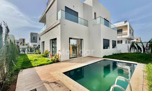 فيلا أحلام في دار بوعزة: مساحات فاخرة وراحتها