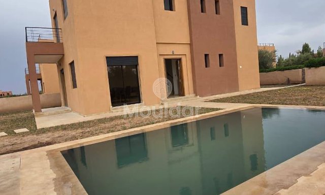 فيلا فاخرة للبيع في مراكش مع مسبح وحديقة - 9