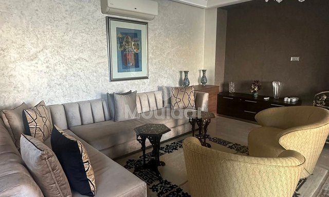 فيلا رائعة في الدار البيضاء: ٤ غرف نوم، مسبح وأمن - 2