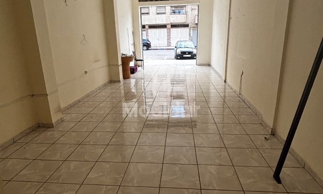 عقار تجاري للبيع في دروة - فرصة استثمارية