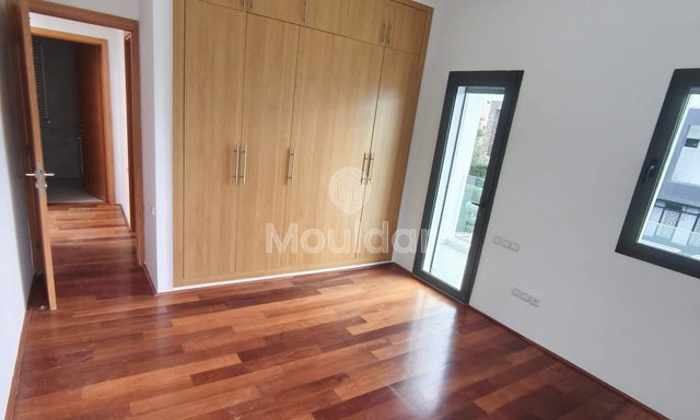 Villa Spacieuse à Dar Bouazza : Élegance et Confort - 3