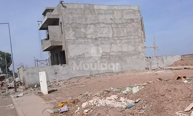 أرض للبيع في مراكش: فيلا مع مسبح وحديقة - 2