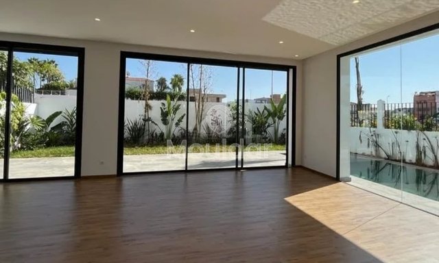 فيلا فاخرة للإيجار في عين دياب، الدار البيضاء - 2