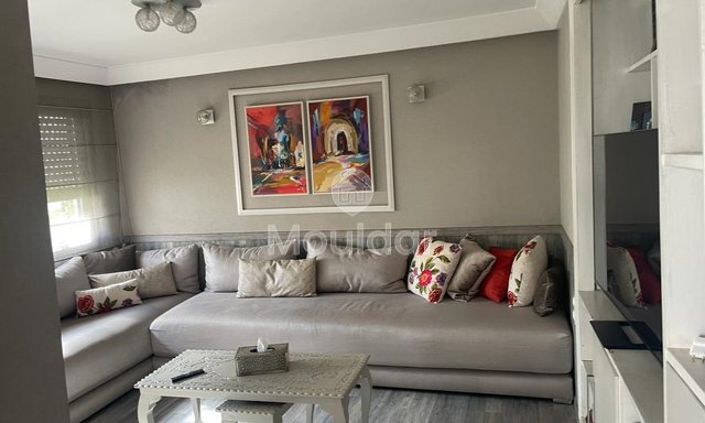 شقة دوبلكس للإيجار في كازابلانكا راكين: 3 غرف وصالة