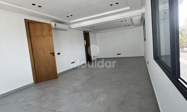 فيلا فاخرة للإيجار في الدار البيضاء - أناقة في قلب المنار