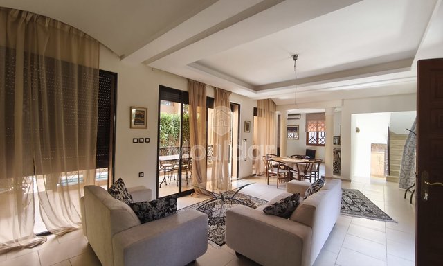 فيلا فاخرة للإيجار في مراكش مع مسبح وحديقة