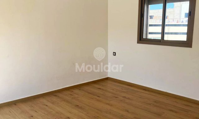 شقة عصرية للبيع في القنيطرة مع شرفة وتراس