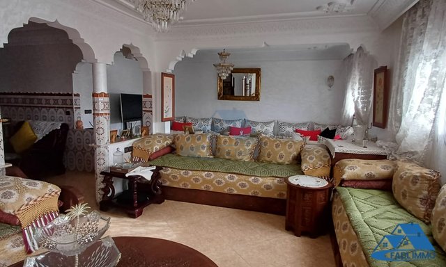 VENTA CASA DE 3 PISOS BARRIO AL MASSIRA RABAT — Rabat, Massira