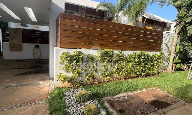 Villa à louer à Bouskoura, Ville Verte 24000 dhs