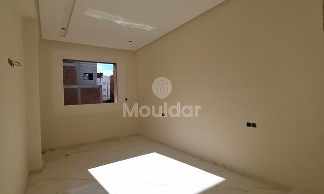 Charming 3-Bedroom Apartment in Martil with Balcony and Kitchen - 3