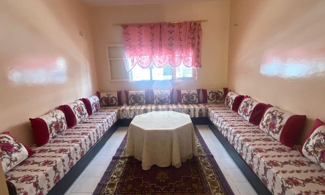 شقة مفروشة للإيجار في الرباط أغبال مع شرفة