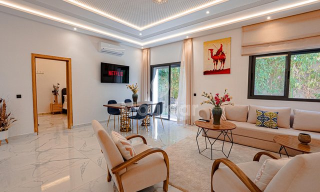 فيلا فاخرة للإيجار في مراكش: 5 غرف، حديقة