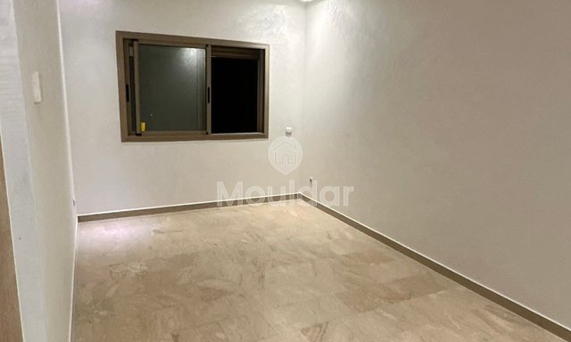 Studio do wynajęcia w Casablance: Garaż, Taras i Bezpieczeństwo