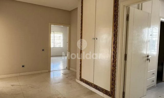 فيلا فاخرة في عين الذئب: 3 غرف نوم، تكييف هواء - 2