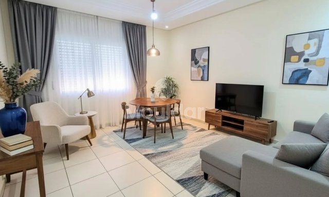 شقة جميلة للإيجار في الدار البيضاء - 3 غرف نوم وشرفة