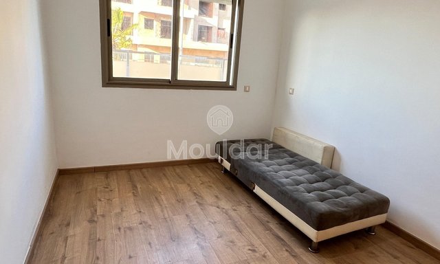 Appartement Spacieux à Dar Bouazza: 3 Chambres avec Terrasse