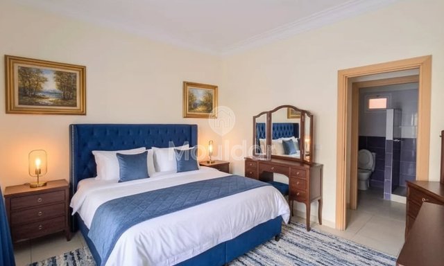 شقة جميلة للإيجار في الدار البيضاء - 3 غرف نوم وشرفة - 3