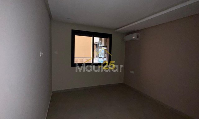 Guéliz'de balkon ve yüzme havuzlu 2 odalı daire satılık - 3