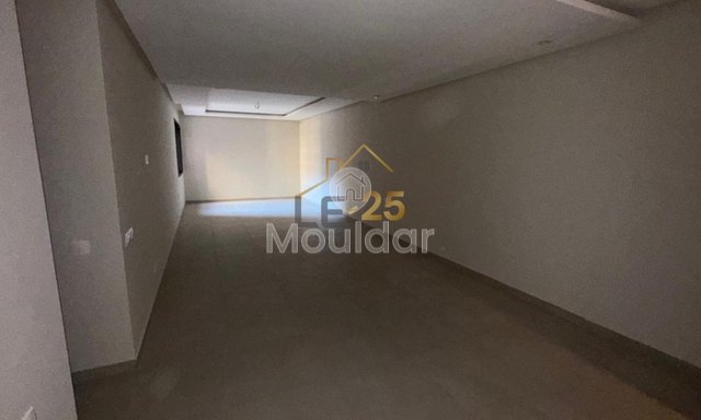 Guéliz'de balkon ve yüzme havuzlu 2 odalı daire satılık - 2