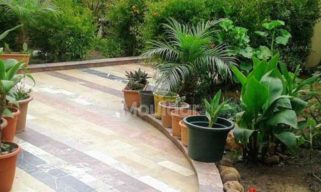 Villa de Rêve à Vendre à Benslimane avec Piscine et Jardin - 4