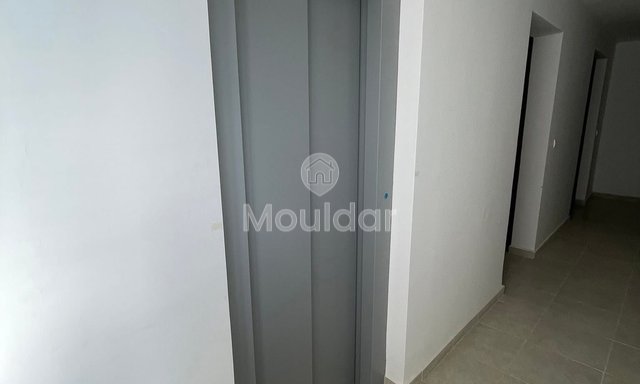 For Sale: Charming 2-Bedroom Apartment with Balcony in Tangier - 3