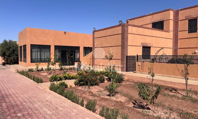 بيع فيلا فاخرة في مراكش: 10,000 م² من الجنة