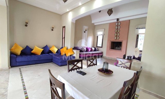 فيلّا فاخرة للبيع في مراكش مع مسبح وحديقة