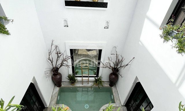 رياض للبيع: 6 غرف مع تراس في مراكش