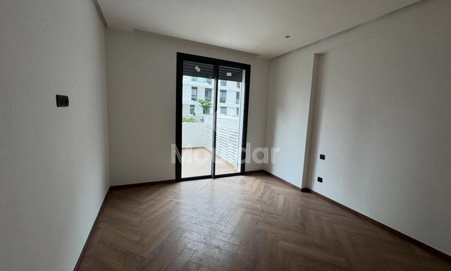 شقة دوبلكس للايجار في الدار البيضاء: شرفة، أمان وراحة - 3