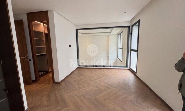 شقة دوبلكس للايجار في الدار البيضاء: شرفة، أمان وراحة - 2