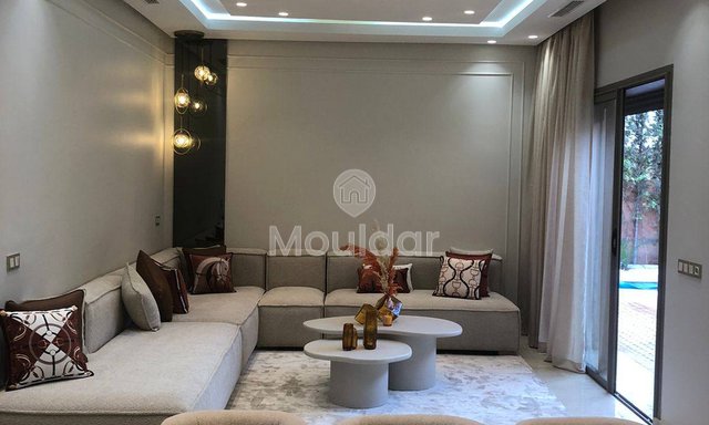 فيلا فاخرة للبيع في مراكش: 4 غرف نوم ومسبح